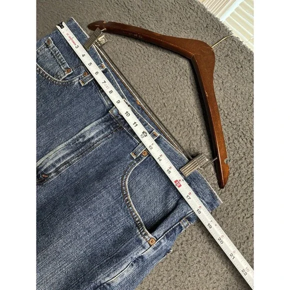 Vintage Levi’s 505 Medium Wash Denim Jean Shorts Size 36”x10” Relaxed Fit Jorts - Picture 14 of 16